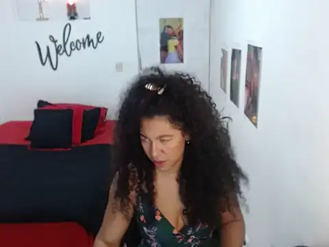 bellacrespalatina online show from September 20, 2025, 8:25 pm