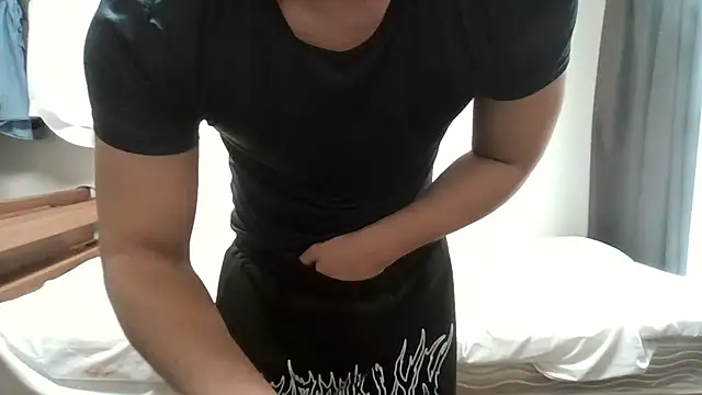 YU-KI00 online show from September 28, 2025, 3:02 am