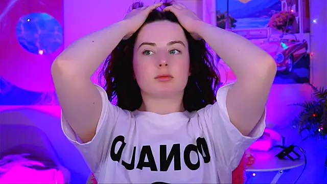 AnnTerry  online show from October 27, 2025, 12:06 pm