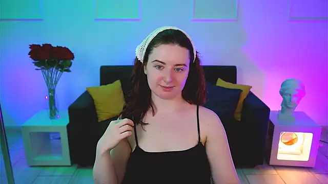 AnnTerry  online show from November 11, 2025, 9:04 am