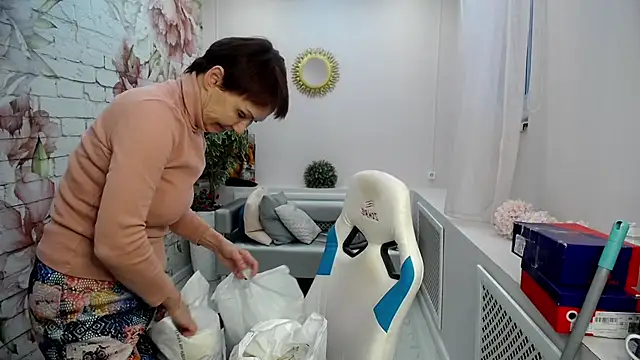 Snapshot of Cutie_Asya chatting on February 16, 2026, 4:44 am Cutie Asya online show from February 16, 2026, 4:44 am