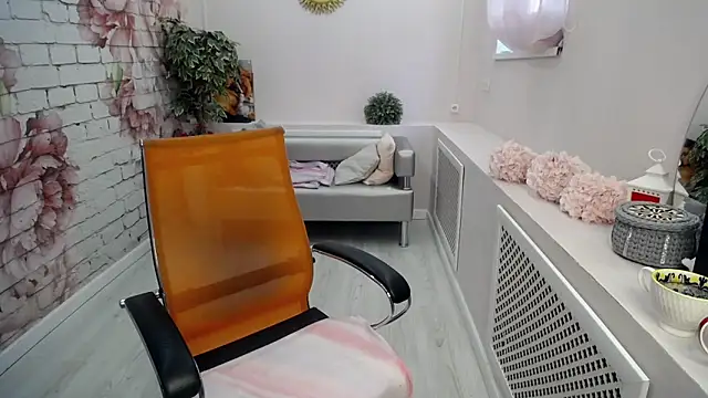 Snapshot of Cutie_Asya chatting on March 18, 2026, 4:37 am Cutie Asya online show from March 18, 2026, 4:37 am