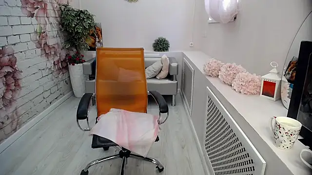 Snapshot of Cutie_Asya chatting on March 17, 2026, 4:48 am Cutie Asya online show from March 17, 2026, 4:48 am