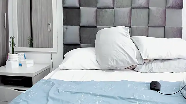 JuanDiegoKing online show from November 27, 2025, 7:58 pm