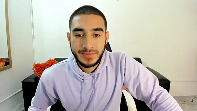 JuanDiegoKing online show from March 21, 2025, 3:33 am