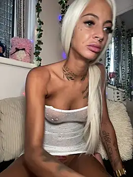Snapshot of mrs_skinny_goddess chatting on July 15, 2026, 3:30 pm mrs skinny goddess online show from July 15, 2026, 3:30 pm