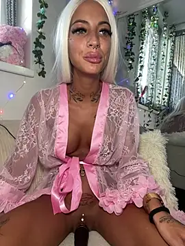 Snapshot of mrs_skinny_goddess chatting on June 26, 2026, 5:41 pm mrs skinny goddess online show from June 26, 2026, 5:41 pm