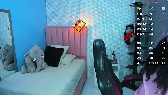 DENISERICHARD2 online show from September 24, 2025, 12:22 pm