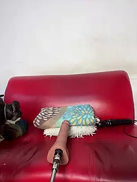 chiquimaturesexy online show from August 5, 2026, 9:31 pm