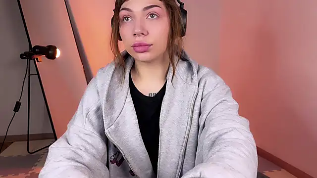 PaulaPratt online show from February 26, 2025, 3:46 am