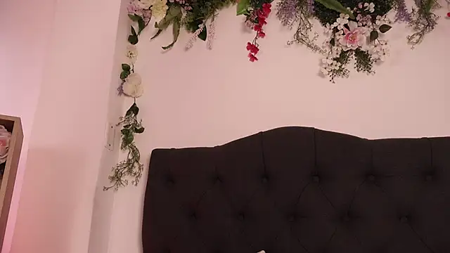 justnala  online show from November 17, 2025, 5:50 pm