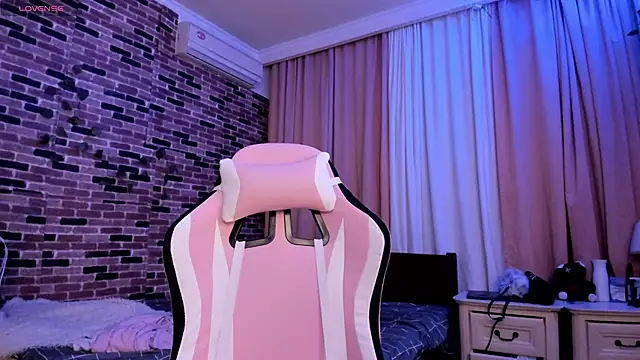 Velvetsky 1 online show from November 28, 2025, 3:34 pm