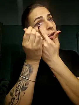 perla97 online show from November 9, 2025, 6:12 pm