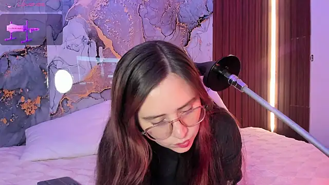 centaurigirl online show from October 11, 2025, 3:29 am