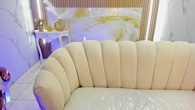 violet sub online show from September 19, 2025, 1:37 pm