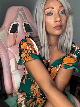 Amaliu  online show from May 7, 2026, 2:31 pm