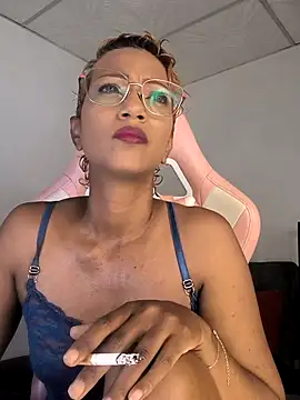 Amaliu  online show from October 5, 2025, 3:47 pm