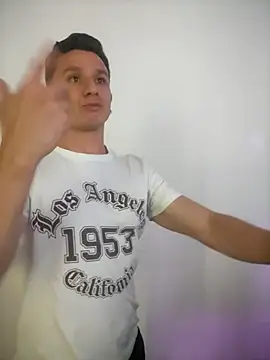 Andrewfalcon online show from October 19, 2025, 8:17 am