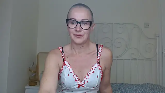 ELEGANT-ARIA36 online show from January 14, 2026, 1:59 pm