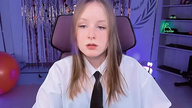 VivienLeeigh online show from March 9, 2025, 9:02 am