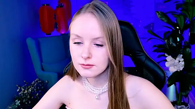 VivienLeeigh online show from September 21, 2025, 9:36 am