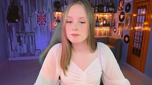 VivienLeeigh online show from March 18, 2025, 7:22 pm