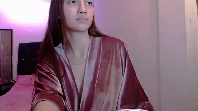 holy juli online show from April 23, 2026, 3:46 am