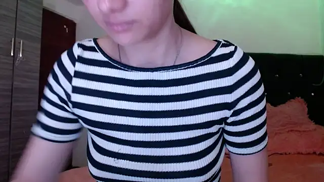 holy juli online show from July 16, 2026, 3:58 am