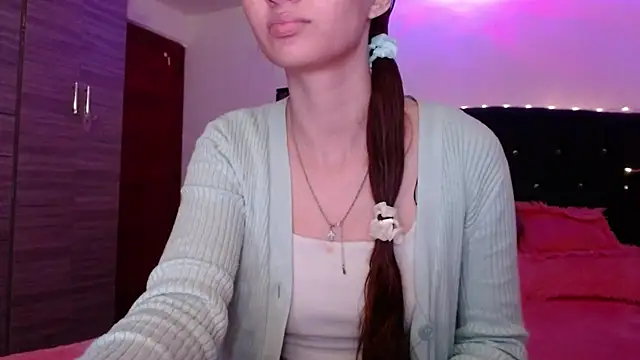 holy juli online show from July 14, 2026, 3:33 am
