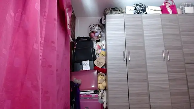 holy juli online show from March 2, 2026, 5:08 am