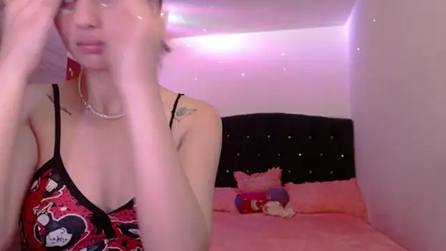 Snapshot of holy_juli chatting on May 22, 2026, 3:48 am holy juli online show from May 22, 2026, 3:48 am