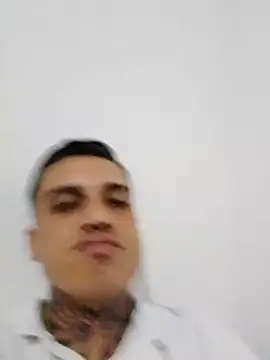 Snapshot of Chris_latinhot chatting on June 24, 2026, 2:21 am Chris latinhot online show from June 24, 2026, 2:21 am