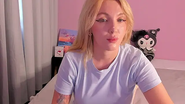 Fluffy Monica online show from July 26, 2026, 1:23 am