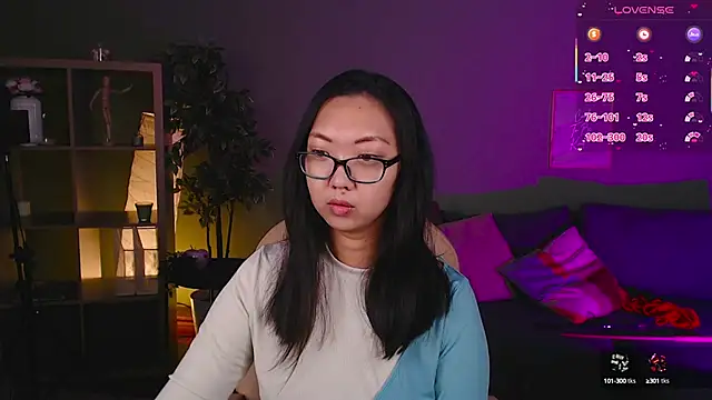 Marine Vact online show from September 14, 2025, 5:24 pm