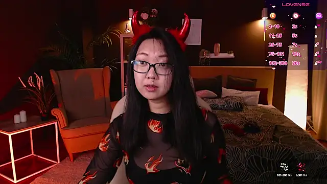 Marine Vact online show from September 10, 2025, 5:23 pm