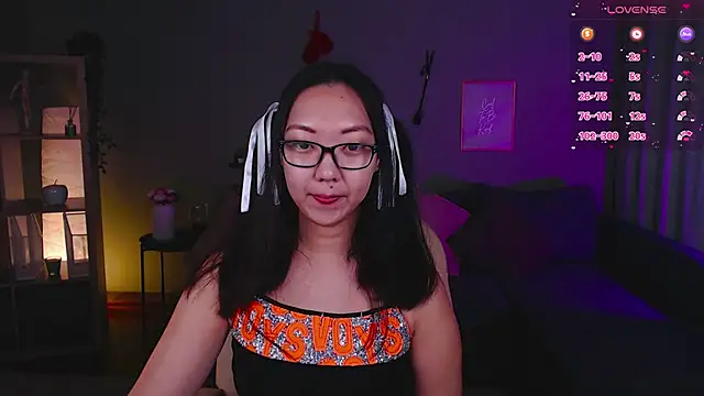 Marine Vact online show from October 8, 2025, 2:07 pm