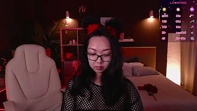 Marine Vact online show from September 21, 2025, 2:11 pm