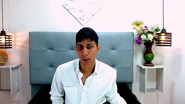 Snapshot of MachineHotxxx chatting on December 2, 2024, 2:03 pm MachineHotxxx online show from December 2, 2024, 2:03 pm