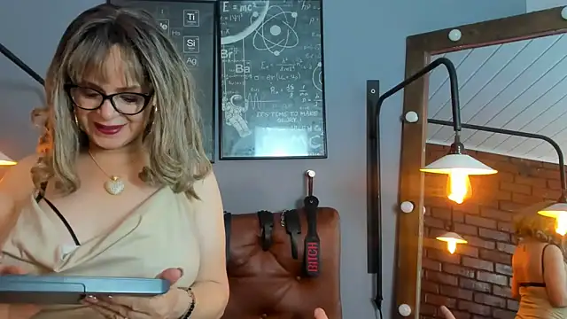 Samantha mature56 online show from December 4, 2025, 9:08 am