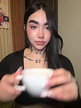 Snapshot of Nickiiiii chatting on March 21, 2026, 4:57 am Nickiiiii online show from March 21, 2026, 4:57 am