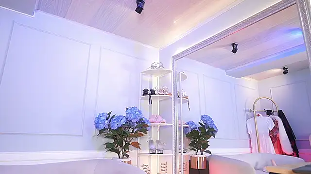 elasummer online show from March 9, 2026, 12:30 pm