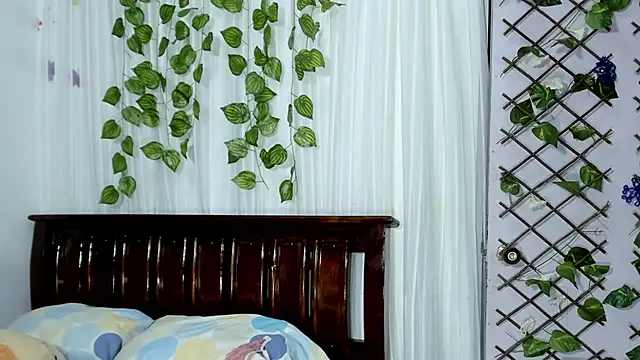 lina paola9 online show from February 26, 2025, 2:52 am