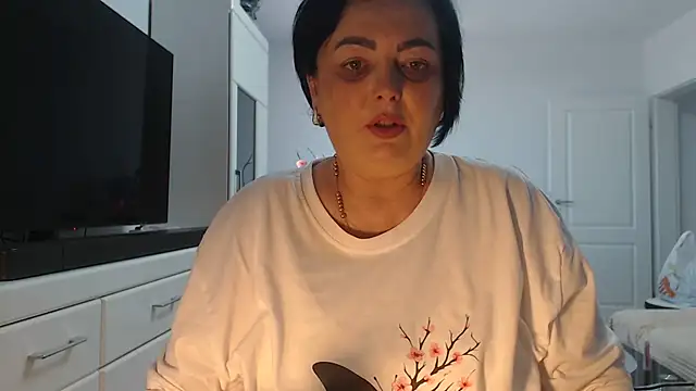 Amandamuller1982 online show from June 27, 2026, 2:23 pm