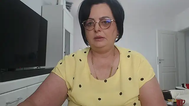 Amandamuller1982 online show from June 17, 2026, 1:43 pm