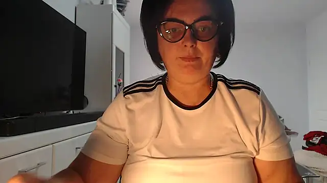 Amandamuller1982 online show from July 22, 2026, 12:29 pm