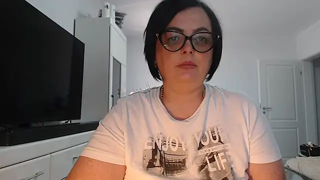 Amandamuller1982 online show from July 31, 2026, 8:14 am