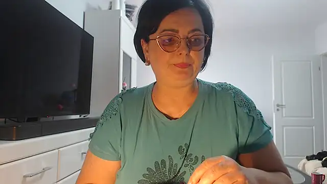 Amandamuller1982 online show from June 4, 2026, 9:14 am