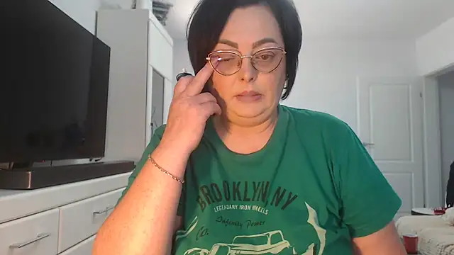 Amandamuller1982 online show from June 13, 2026, 9:18 am