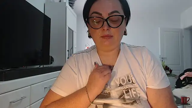 Amandamuller1982 online show from July 17, 2026, 7:38 am