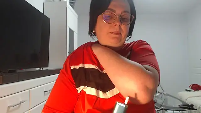 Amandamuller1982 online show from June 18, 2026, 10:37 pm